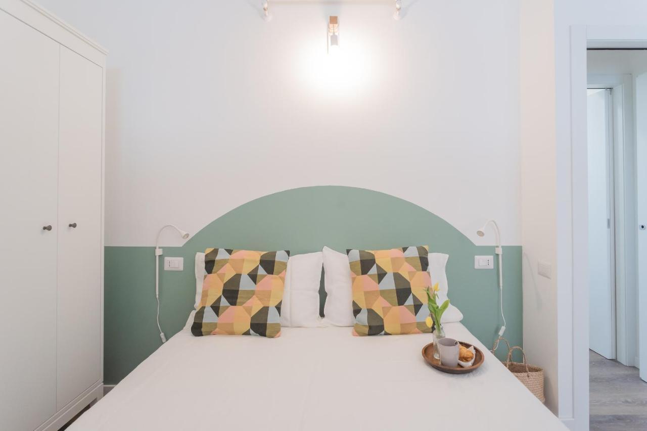 A Step From The Dome Apartment By Rent All Комо Екстериор снимка