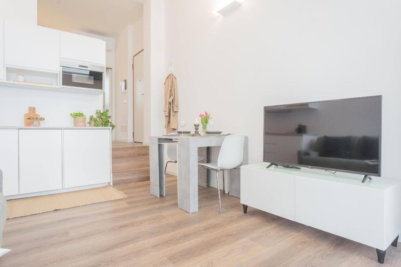 A Step From The Dome Apartment By Rent All Комо Екстериор снимка