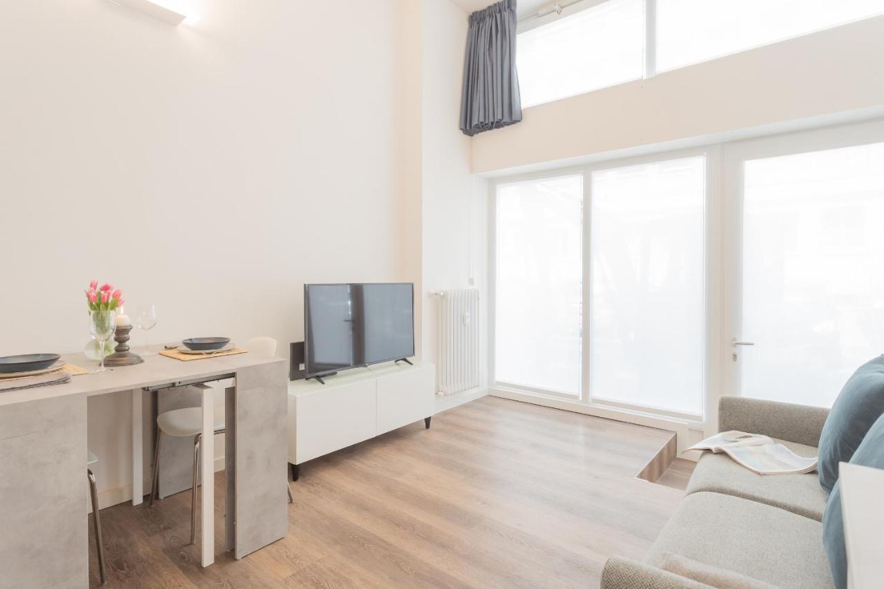 A Step From The Dome Apartment By Rent All Комо Екстериор снимка