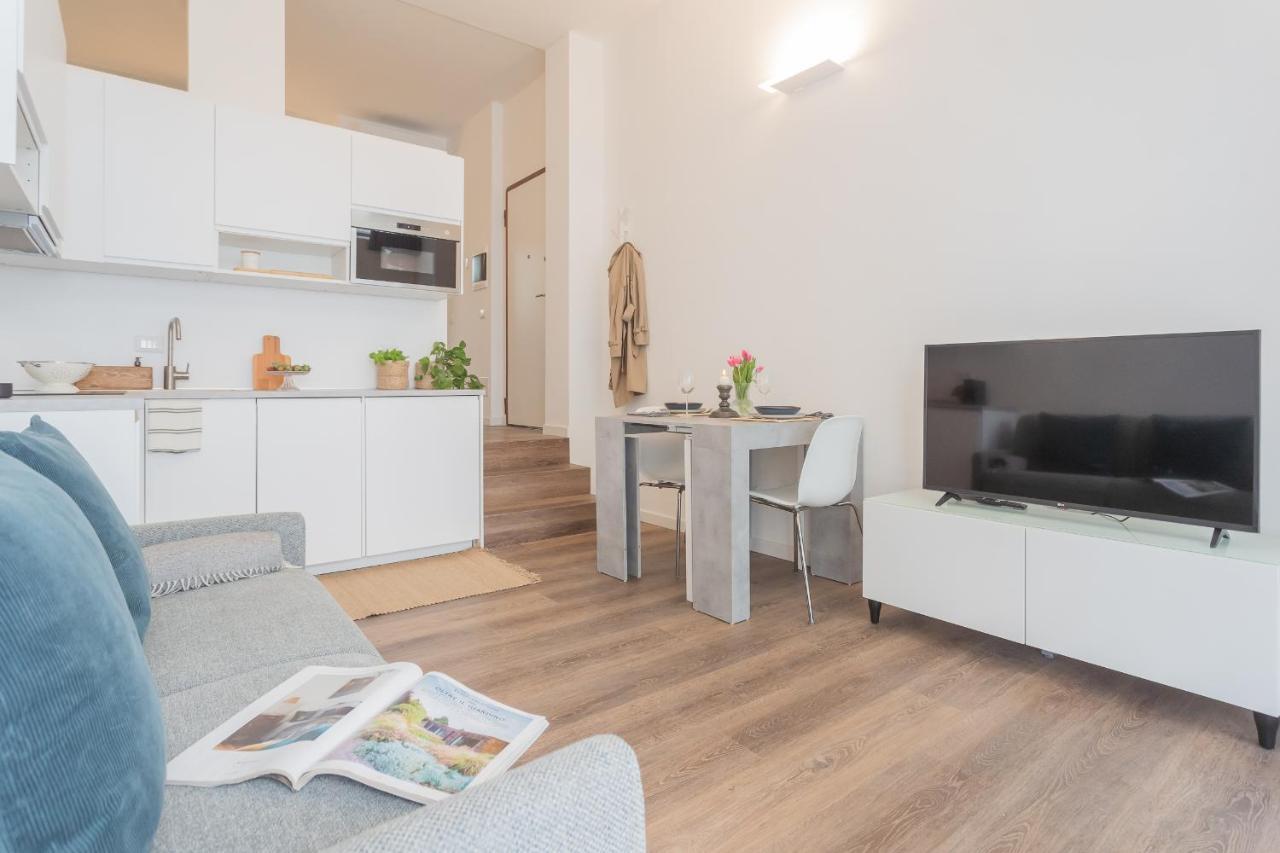 A Step From The Dome Apartment By Rent All Комо Екстериор снимка