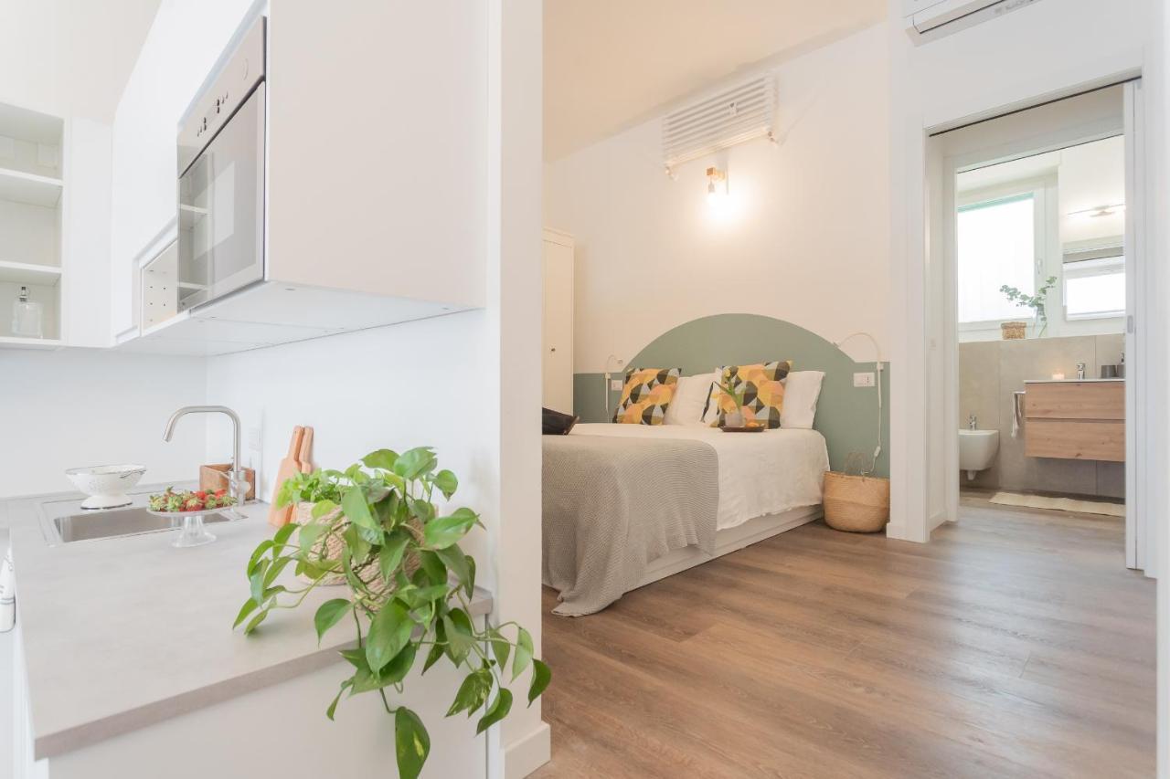 A Step From The Dome Apartment By Rent All Комо Екстериор снимка