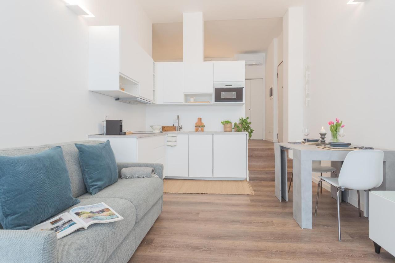 A Step From The Dome Apartment By Rent All Комо Екстериор снимка