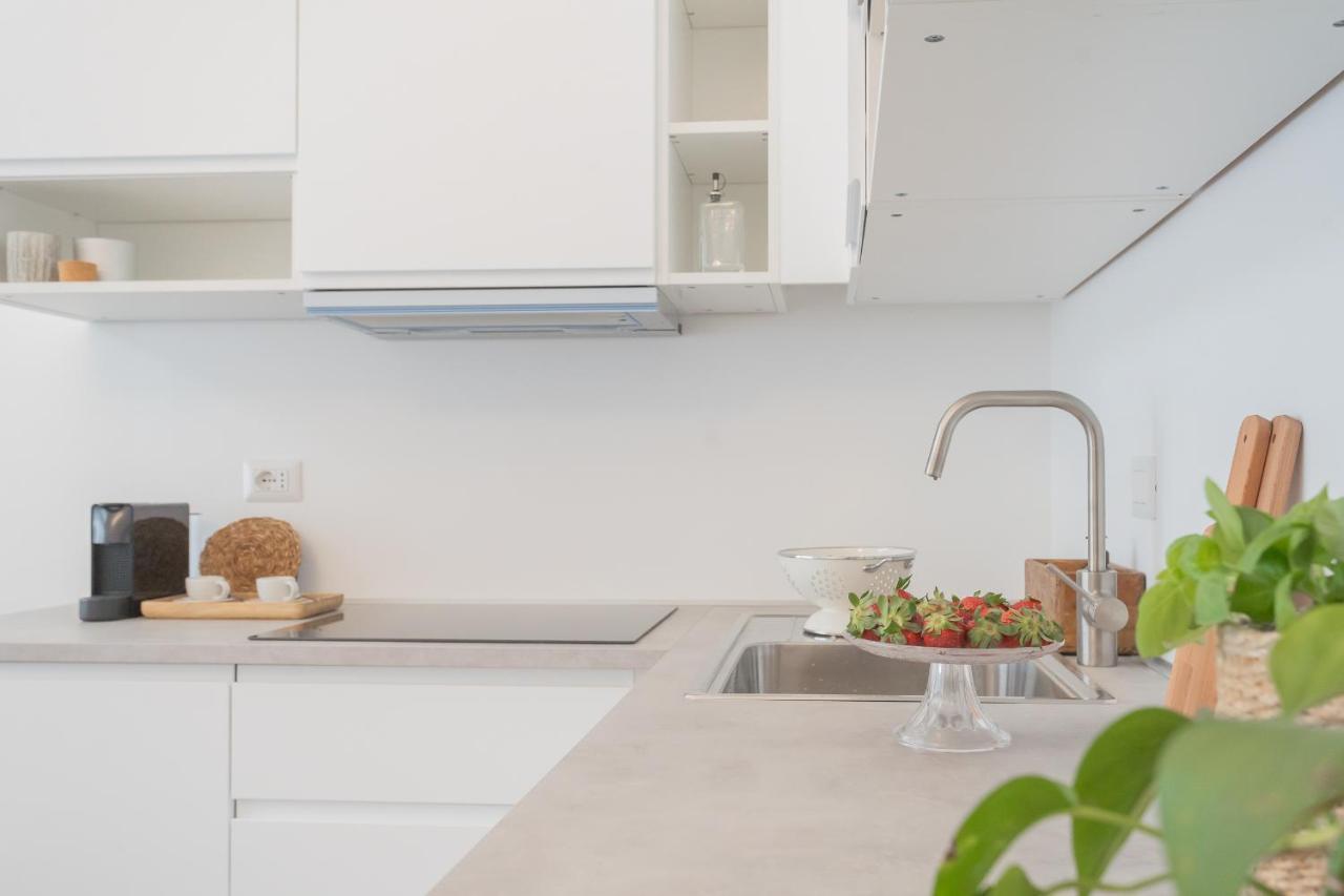 A Step From The Dome Apartment By Rent All Комо Екстериор снимка