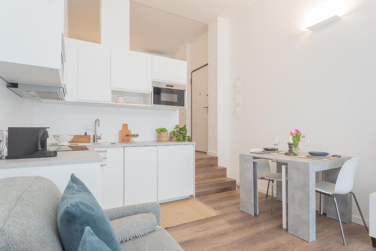 A Step From The Dome Apartment By Rent All Комо Екстериор снимка