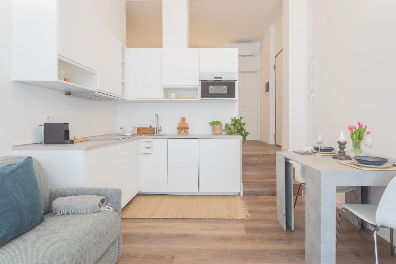 A Step From The Dome Apartment By Rent All Комо Екстериор снимка